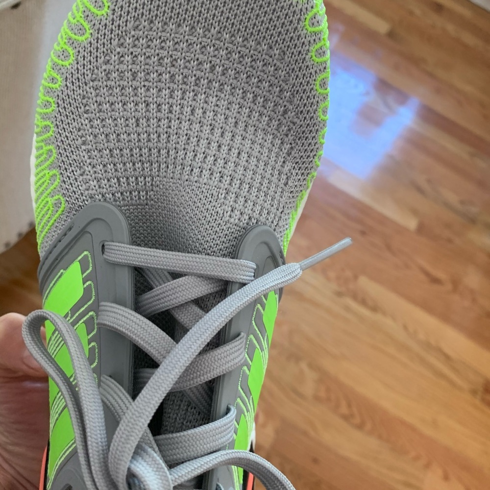 Adidas Ultraboost 20 View 4